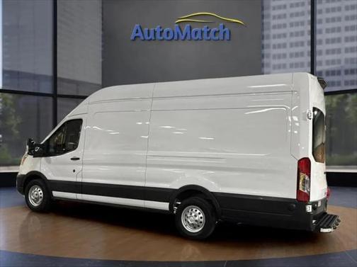 2022 Ford Transit-250 Base