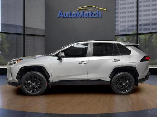 2022 Toyota RAV4 Hybrid SE