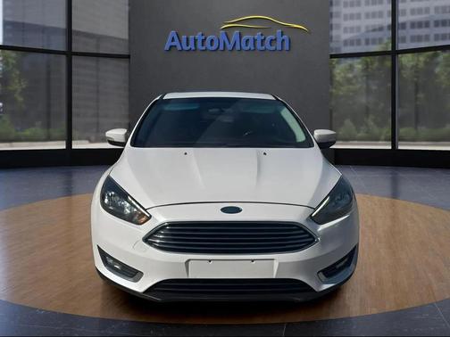White Gold 2018 Ford Focus Titanium