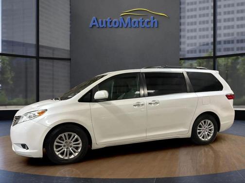 Blizzard Pearl 2016 Toyota Sienna XLE