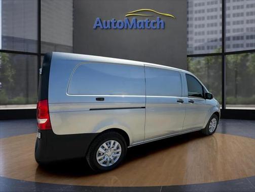 2022 Mercedes-Benz Metris Base