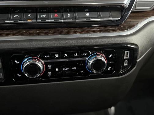 Summit White 2023 GMC Sierra 1500 SLE