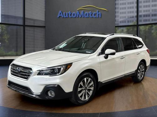 Crystal White Pearl 2019 Subaru Outback 3.6R Touring