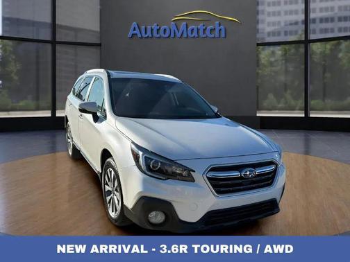 Crystal White Pearl 2019 Subaru Outback 3.6R Touring