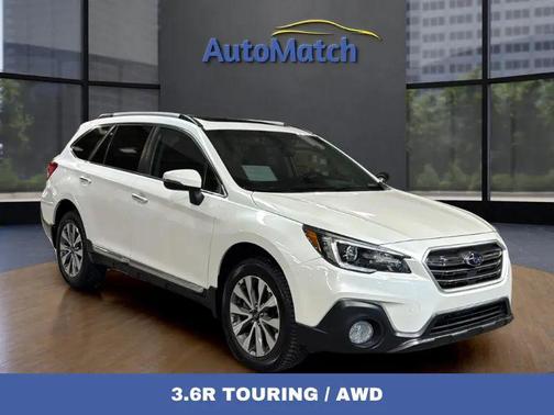 Crystal White Pearl 2019 Subaru Outback 3.6R Touring