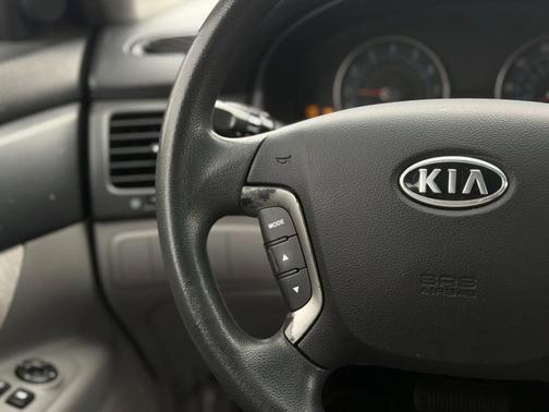 Silver 2007 Kia Optima LX