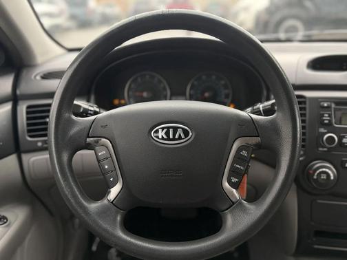 Silver 2007 Kia Optima LX