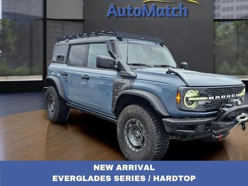 Azure Gray Metallic Tri-Coat 2024 Ford Bronco Everglades