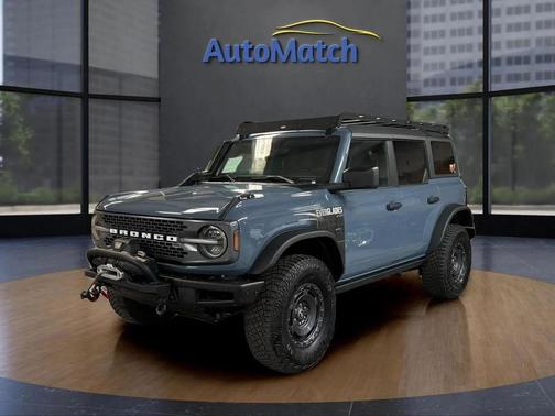 Azure Gray Metallic Tri-Coat 2024 Ford Bronco Everglades