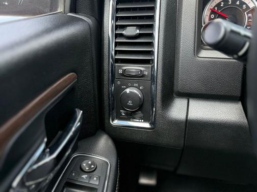 2017 RAM 2500 Laramie Mega Cab 4x4 6'4' Box