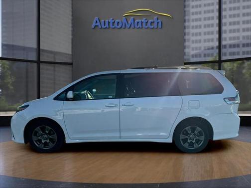 2020 Toyota Sienna SE