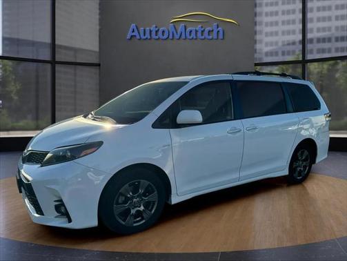 2020 Toyota Sienna SE