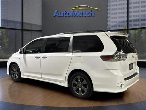 2020 Toyota Sienna SE