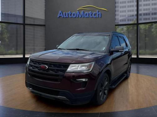 Red 2018 Ford Explorer XLT