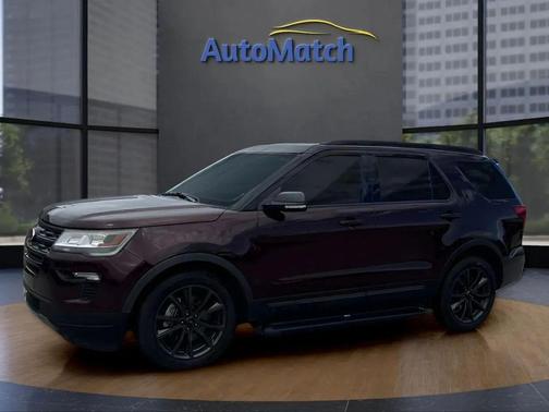 Red 2018 Ford Explorer XLT