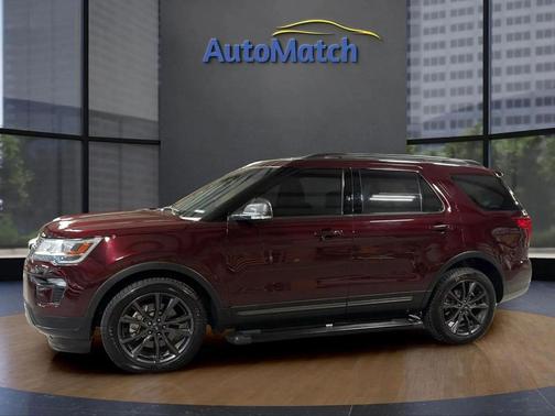 Red 2018 Ford Explorer XLT