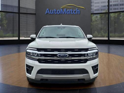 Star White Metallic Tri-Coat 2024 Ford Expedition Max XLT