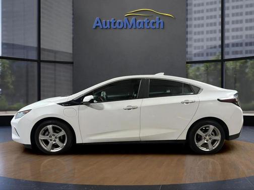 Summit White 2017 Chevrolet Volt LT