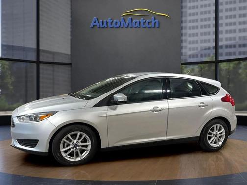 Ingot Silver Metallic 2018 Ford Focus SE