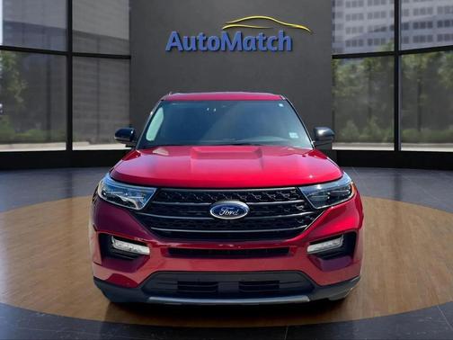 Rapid Red Metallic Tinted Clearcoat 2024 Ford Explorer XLT