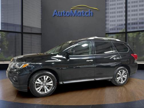 2017 Nissan Pathfinder SL