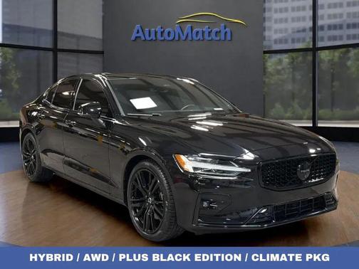 Onyx Black Metallic 2024 Volvo S60 B5 Plus Black Edition