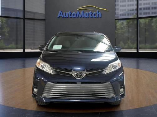 2019 Toyota Sienna XLE