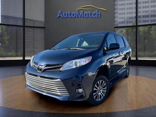 2019 Toyota Sienna XLE
