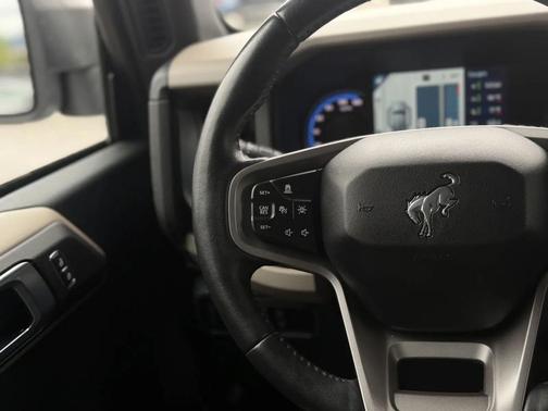 Oxford White 2024 Ford Bronco Wildtrak