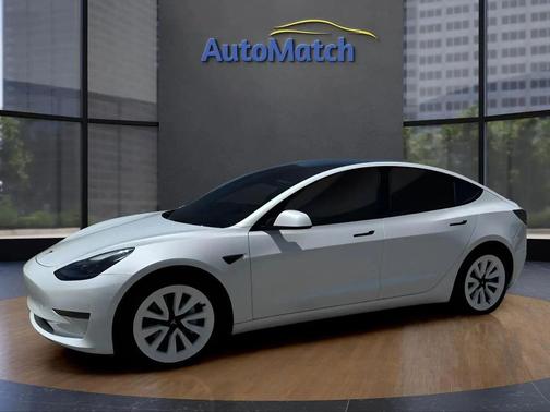 Pearl White Multi-Coat 2023 Tesla Model 3 Standard Range