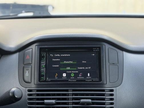 Starlight Silver Metallic 2004 Honda Pilot EX