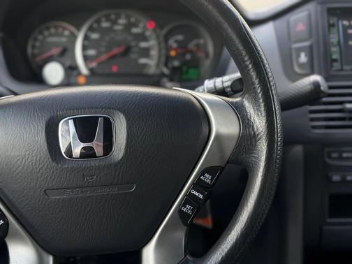Starlight Silver Metallic 2004 Honda Pilot EX