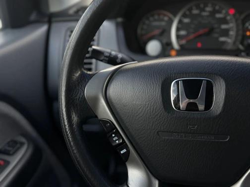 Starlight Silver Metallic 2004 Honda Pilot EX