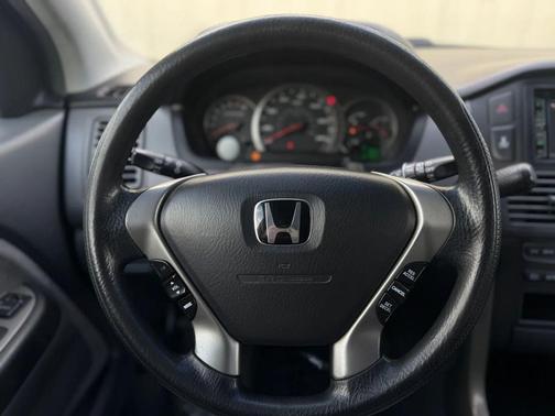 Starlight Silver Metallic 2004 Honda Pilot EX