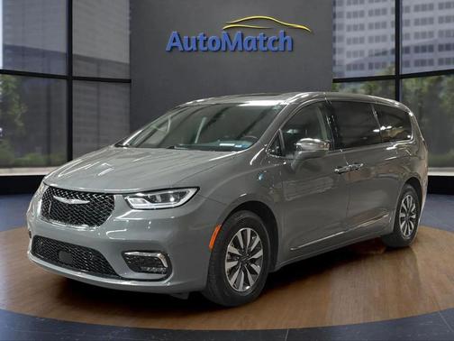 Ceramic Gray Clearcoat 2022 Chrysler Pacifica Hybrid Limited