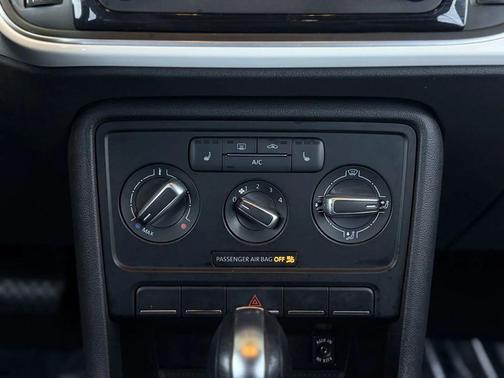 2015 Volkswagen Beetle 1.8T