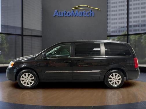 Brilliant Black Crystal Pearlcoat 2015 Chrysler Town & Country Touring