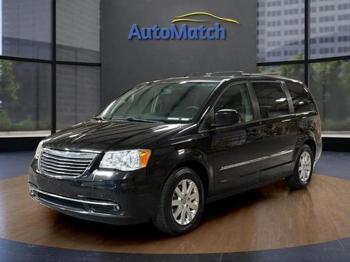 Brilliant Black Crystal Pearlcoat 2015 Chrysler Town & Country Touring