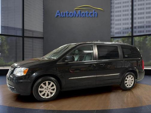 Brilliant Black Crystal Pearlcoat 2015 Chrysler Town & Country Touring