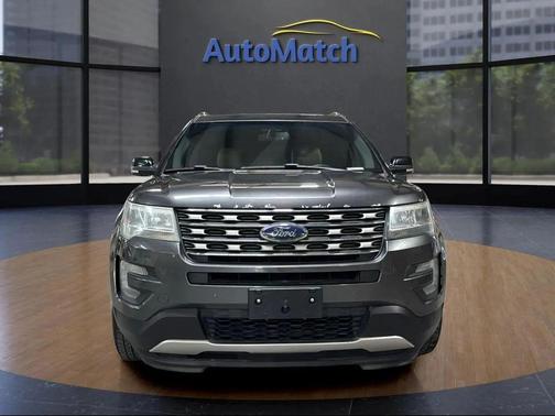 Gray 2016 Ford Explorer XLT