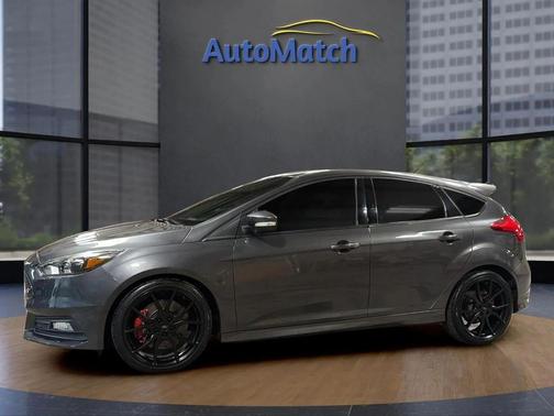 2017 Ford Focus ST 