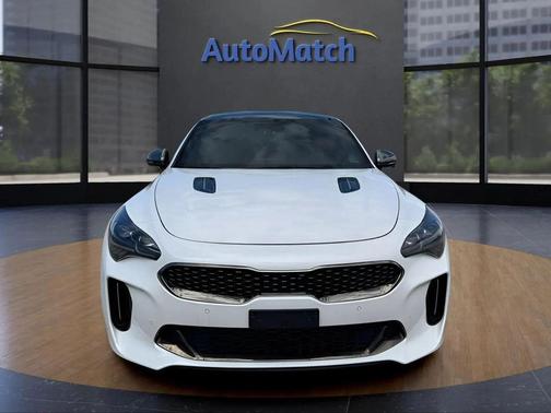 Snow White Pearl 2023 Kia Stinger GT2