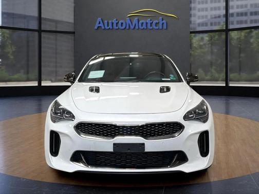 Snow White Pearl 2023 Kia Stinger GT2
