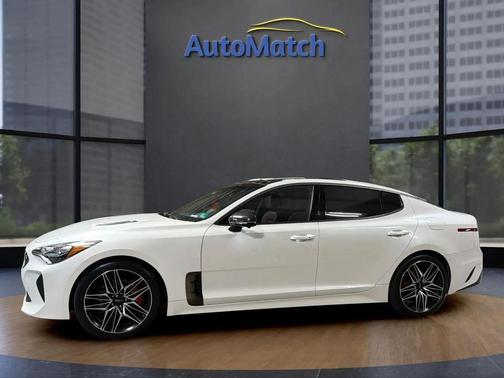 Snow White Pearl 2023 Kia Stinger GT2
