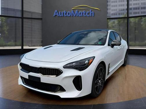 Snow White Pearl 2023 Kia Stinger GT2