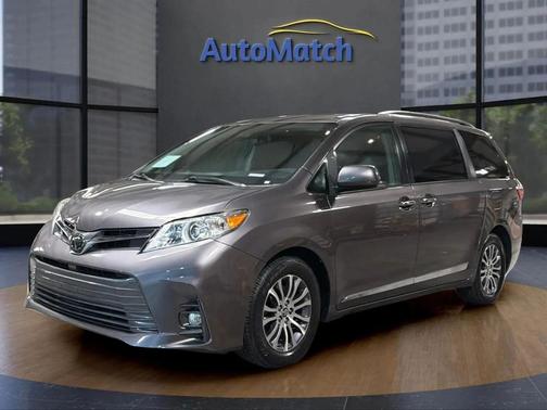 2019 Toyota Sienna XLE