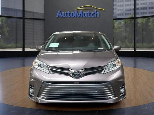 2019 Toyota Sienna XLE