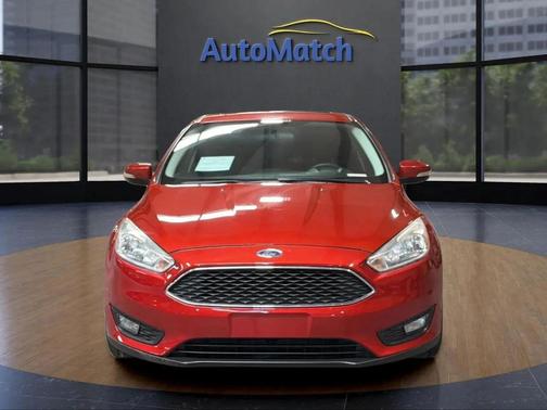 Hot Pepper Red Metallic Tinted Clearcoat 2018 Ford Focus SEL