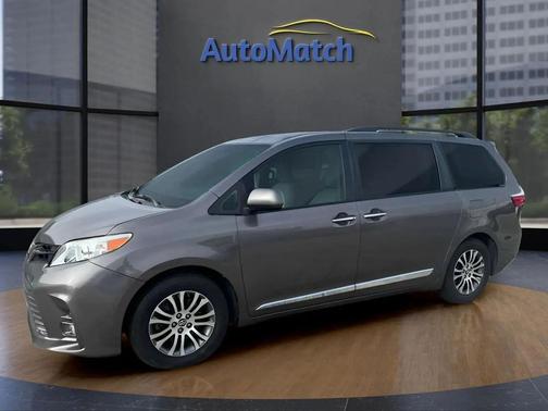 2019 Toyota Sienna XLE