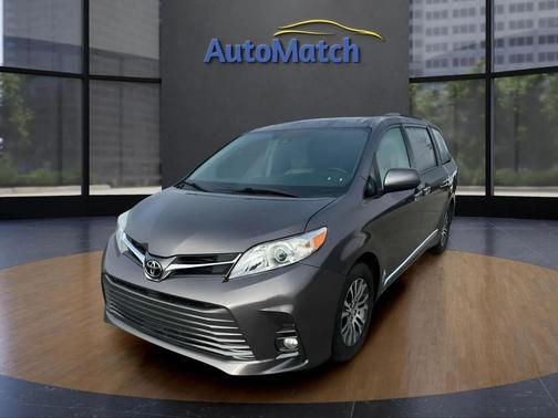 2019 Toyota Sienna XLE